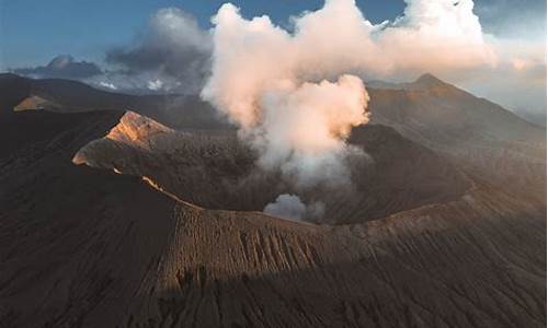 印尼火山爆发2021_八月印尼火山天气