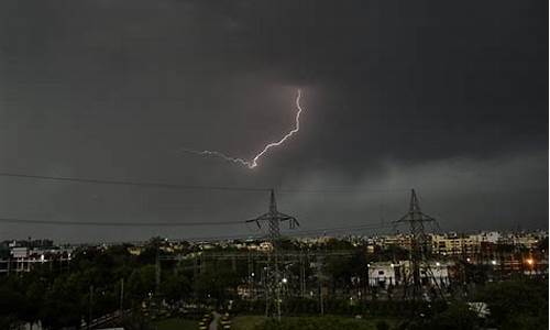 雷暴恶劣天气的论文_雷暴常伴有哪些恶劣天气现象